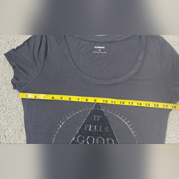 Express Gray Graphic Tee Siz Small - Picture 6 of 8